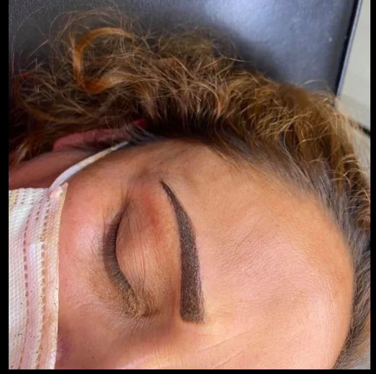 Defined eyebrow beauty service
